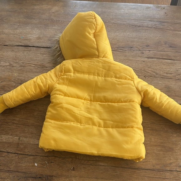 🔥7 For All Mankind Yellow Plush Soft Puffy Coat Jacket Baby size 2T - Picture 6 of 6